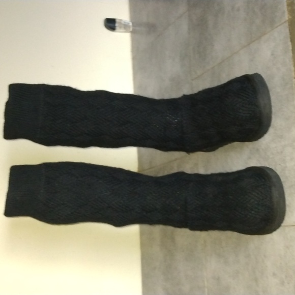 UGG Cardy Boots - Picture 3 of 10